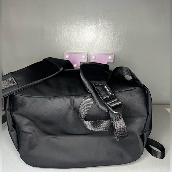 Lululemon New Crew Backpack 22L
Updated Black  UU - Picture 10 of 10